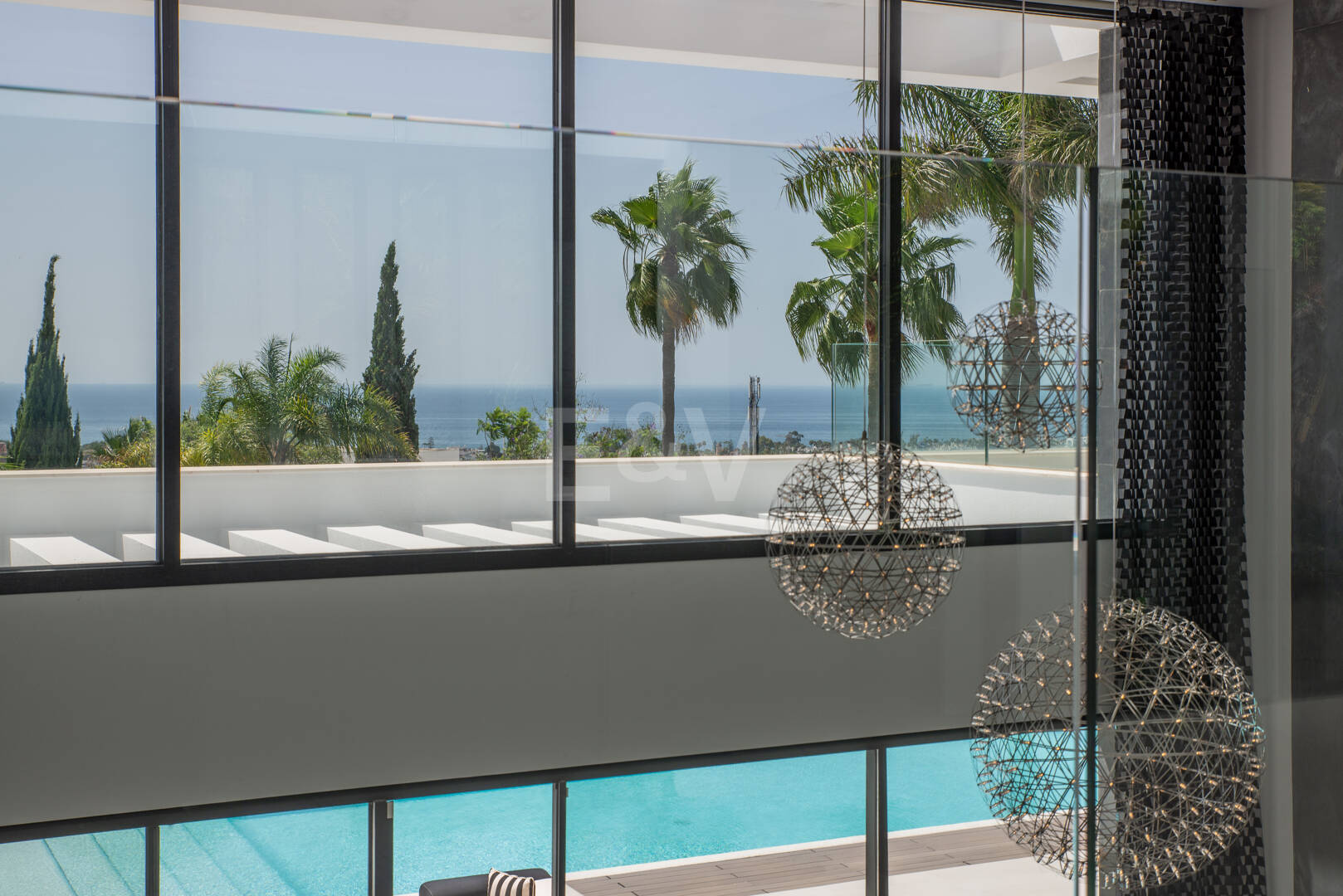 Spektakuläre neue Villa mit Meer- und Golfblick