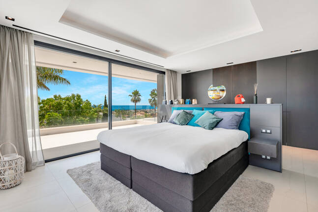 Spektakuläre neue Villa mit Meer- und Golfblick