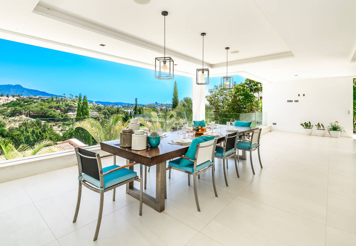 Spektakuläre neue Villa mit Meer- und Golfblick