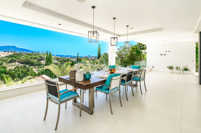 Spektakuläre neue Villa mit Meer- und Golfblick