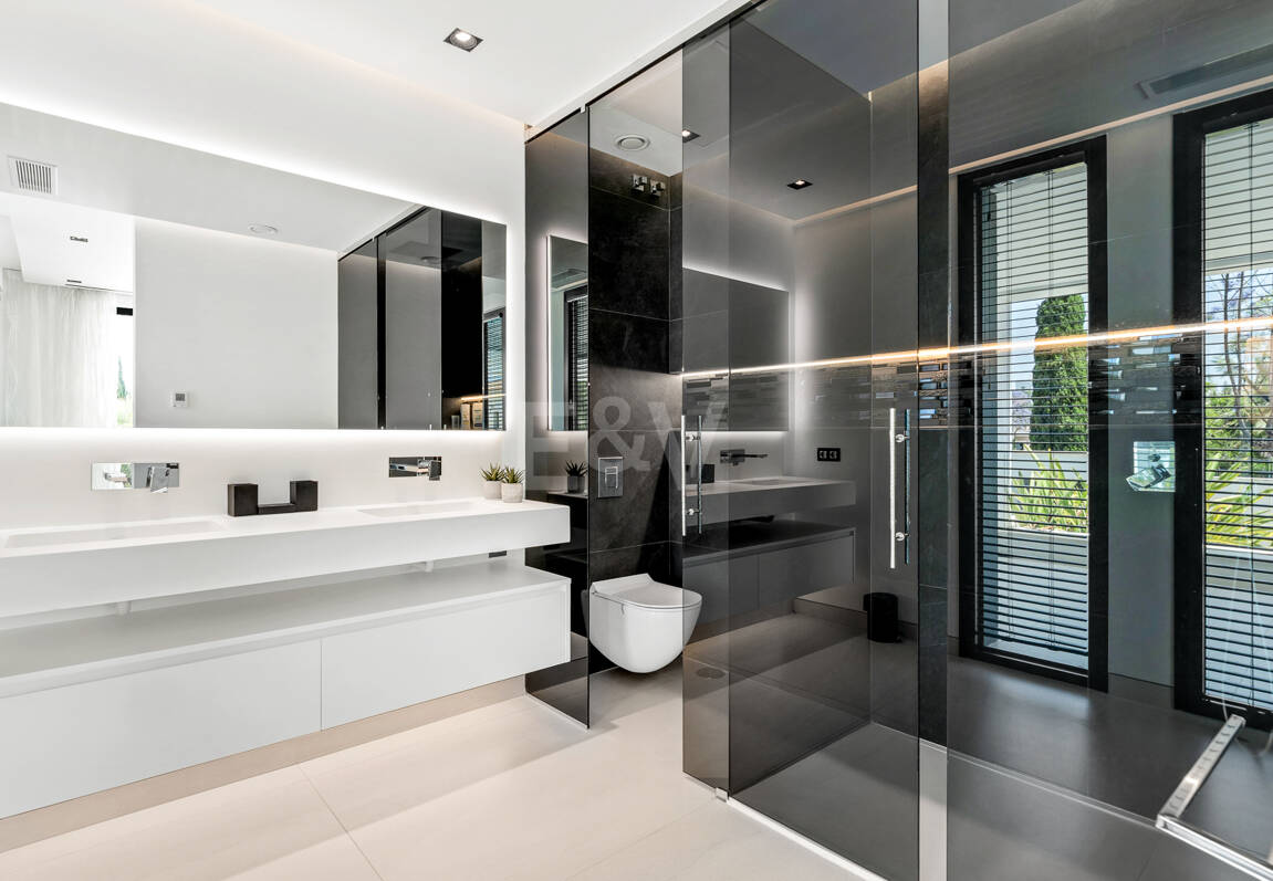 Spektakuläre neue Villa mit Meer- und Golfblick