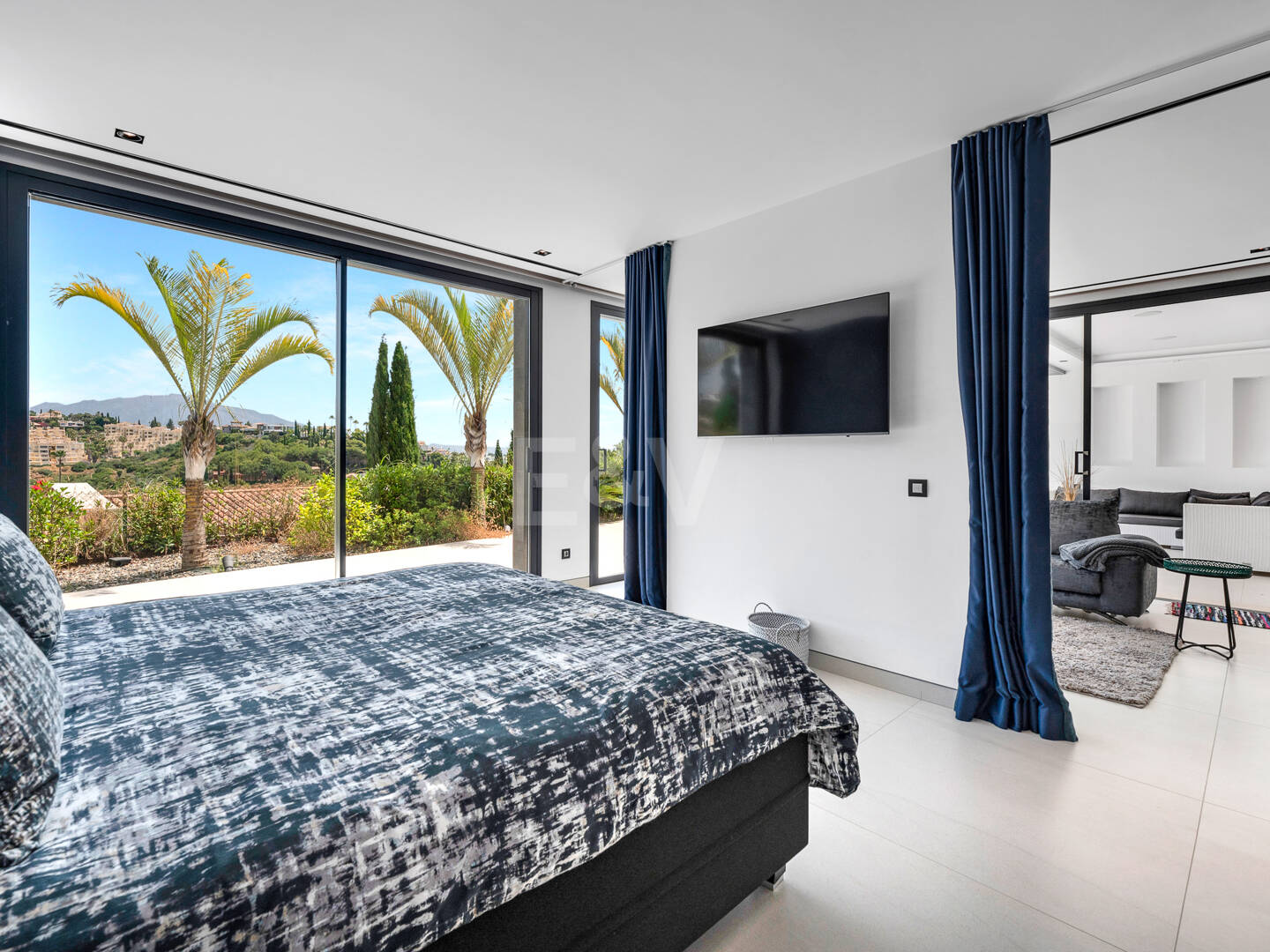 Spektakuläre neue Villa mit Meer- und Golfblick