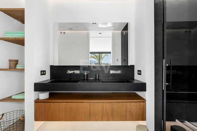 Spektakuläre neue Villa mit Meer- und Golfblick