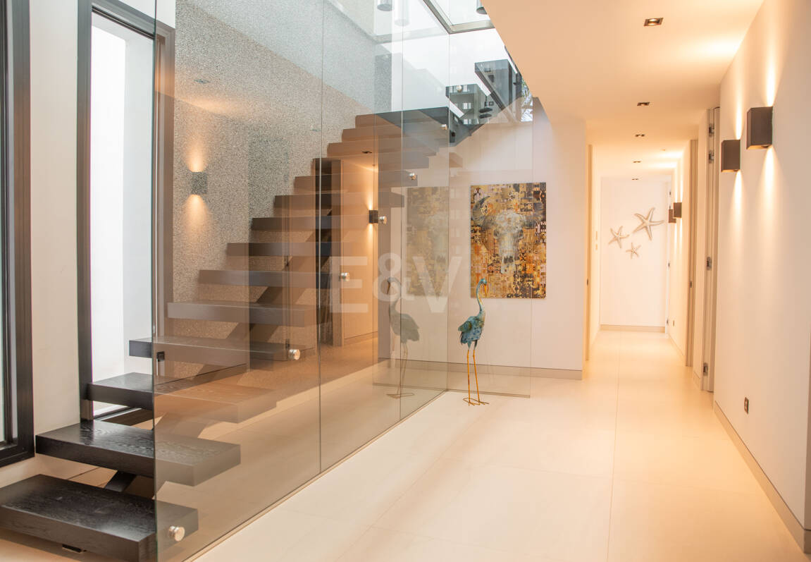 Spektakuläre neue Villa mit Meer- und Golfblick