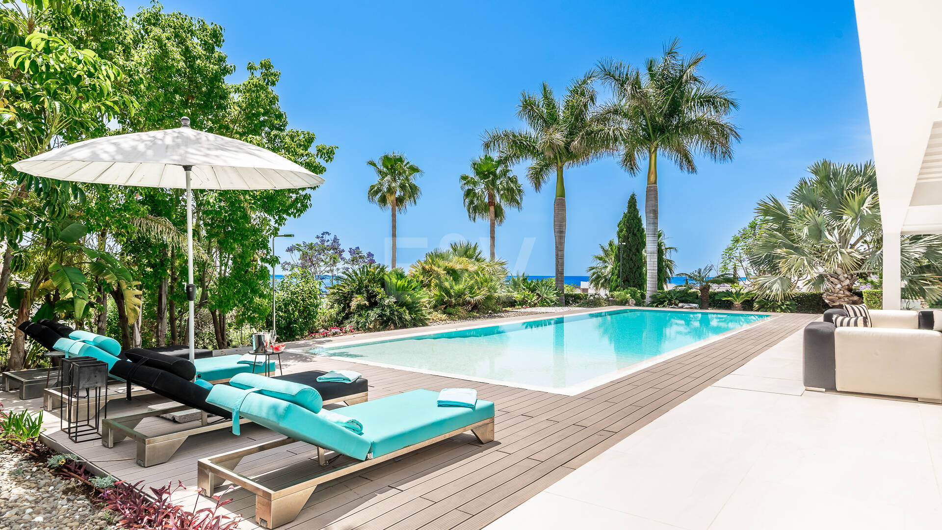 Spektakuläre neue Villa mit Meer- und Golfblick