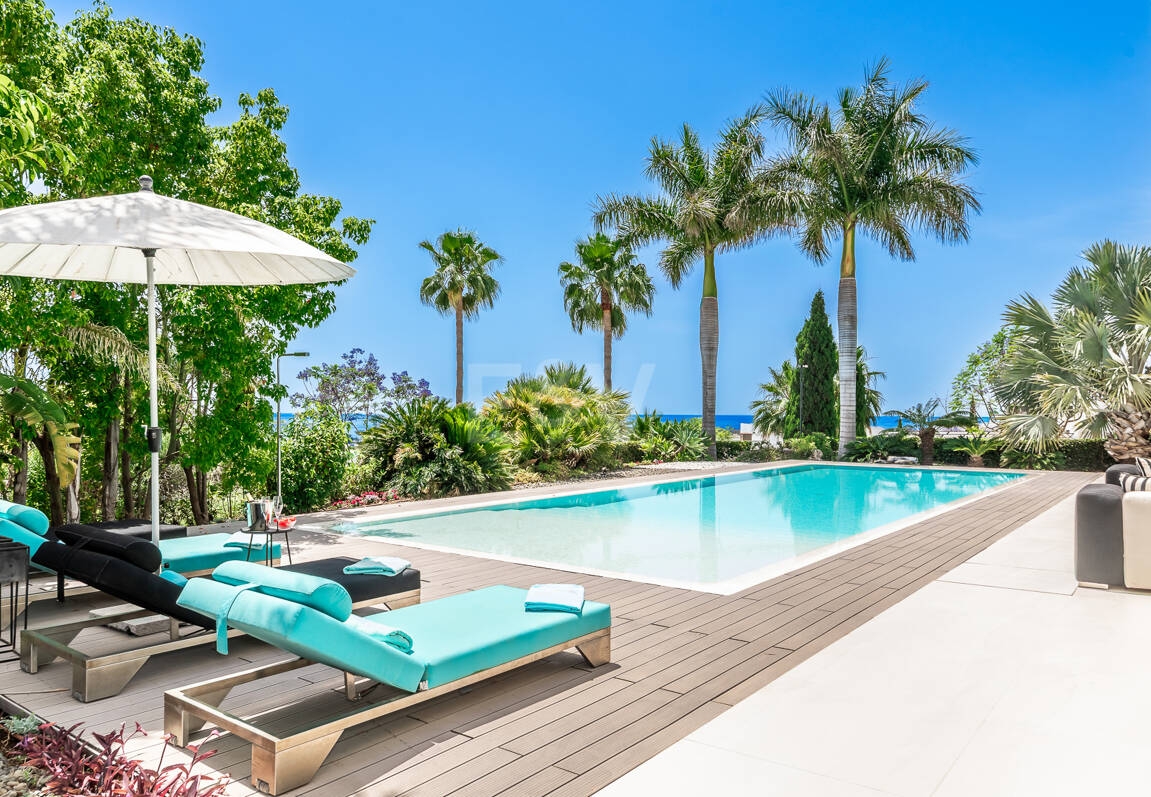 Spektakuläre neue Villa mit Meer- und Golfblick