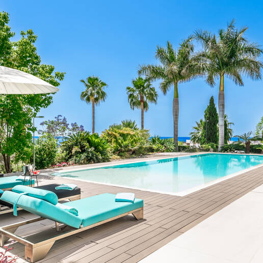 Espectacular villa de nueva contrucción con vistas al mar y al golf