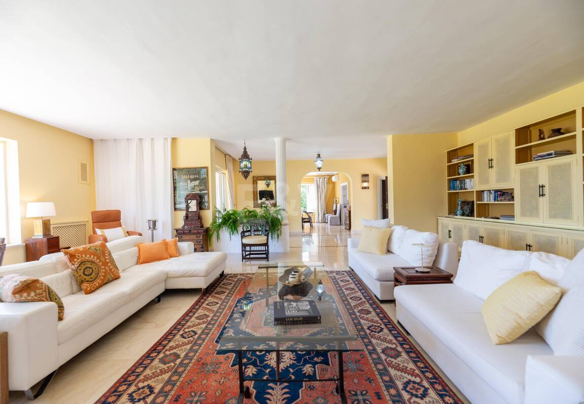 Villa frente a la playa en Guadalmina