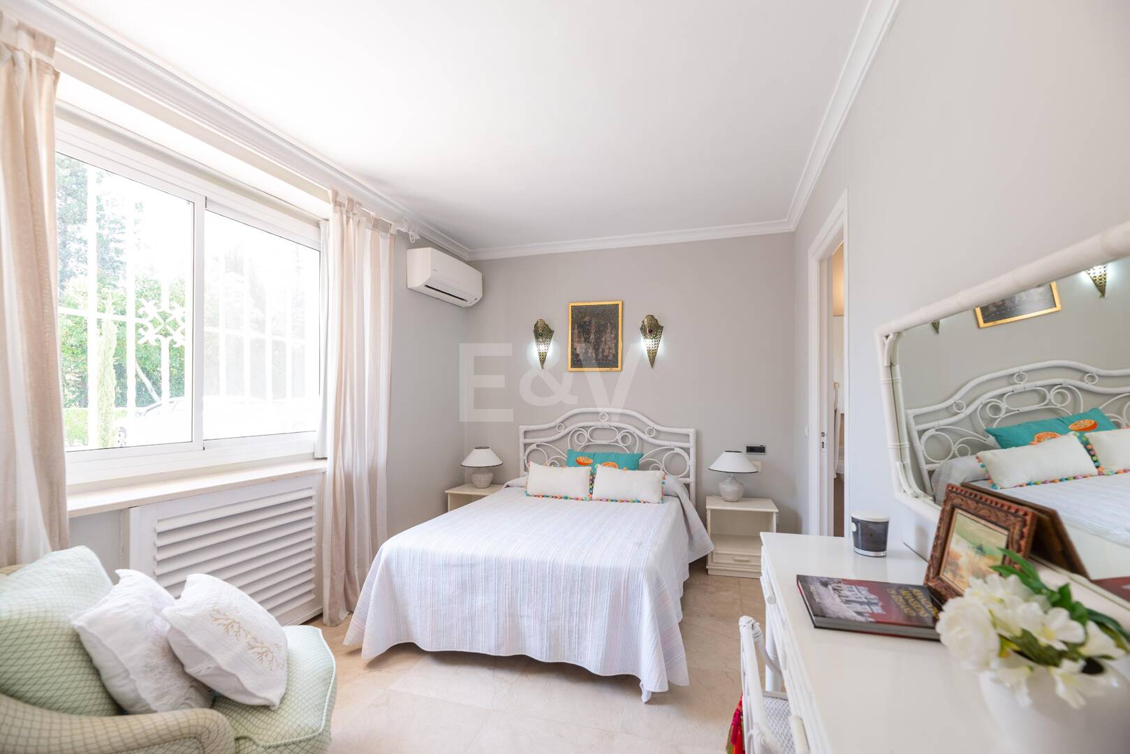 Villa frente a la playa en Guadalmina