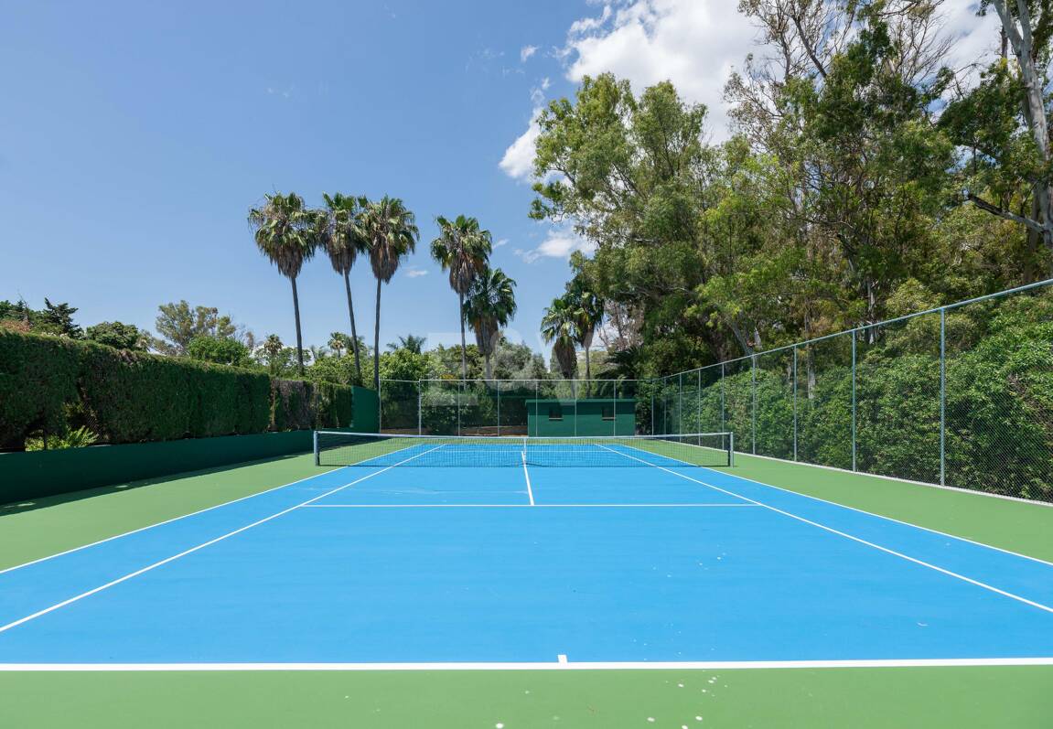 Villa frente a la playa en Guadalmina