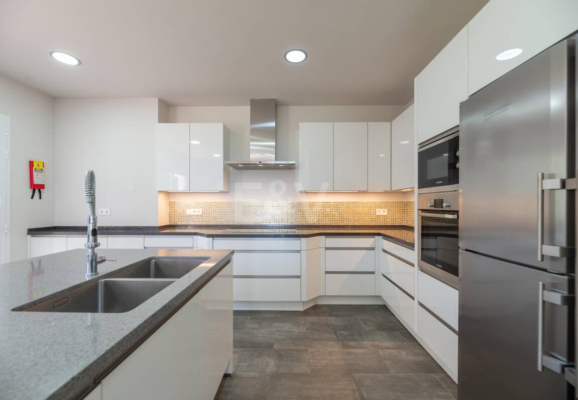 Villa frente a la playa en Guadalmina