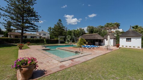 Front line beach villa in Guadalmina
