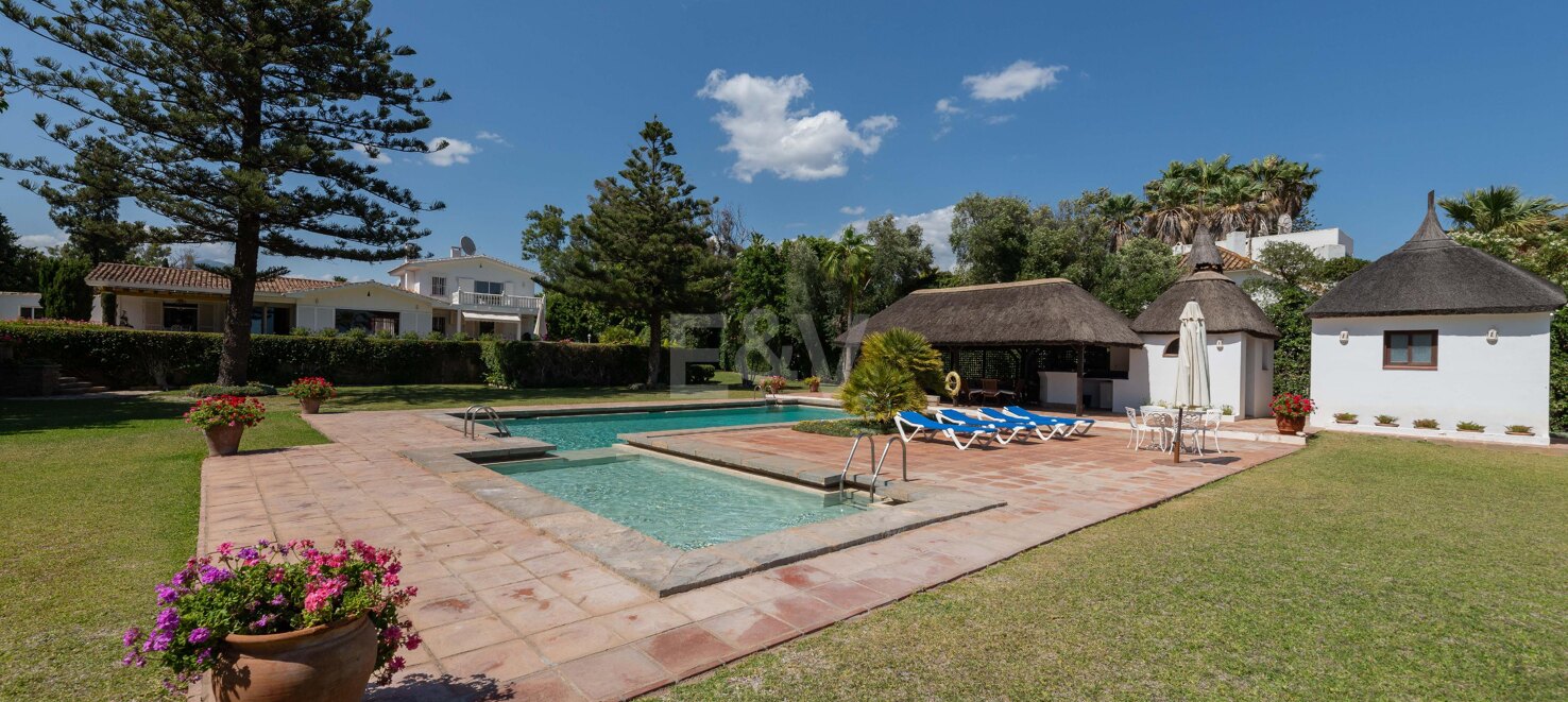 Front line beach villa in Guadalmina