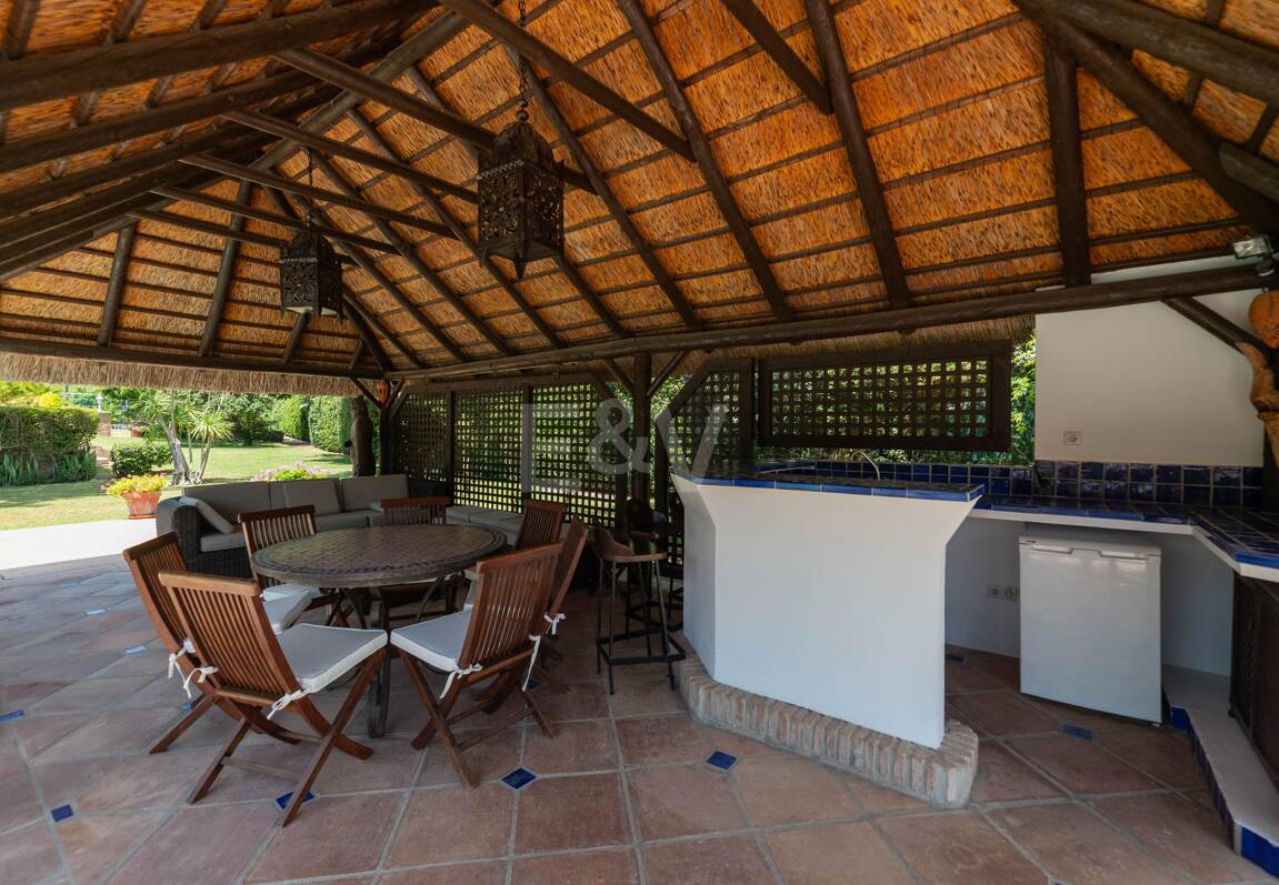 Villa frente a la playa en Guadalmina