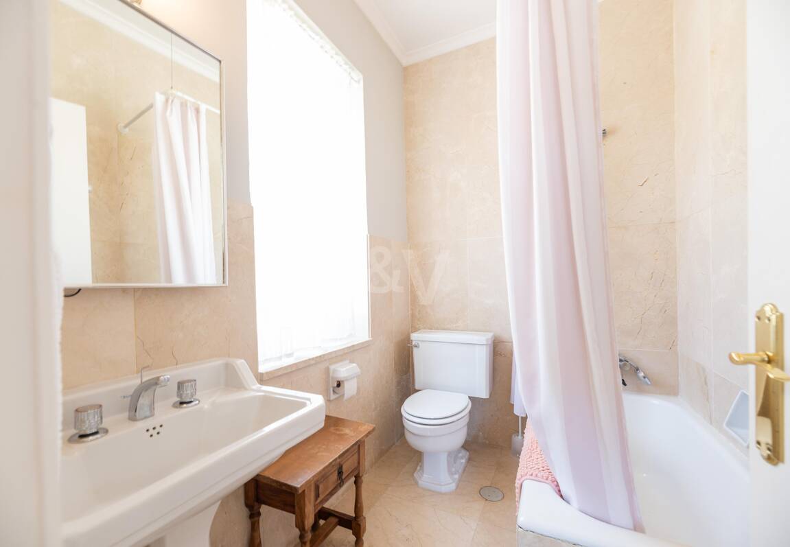 Villa frente a la playa en Guadalmina