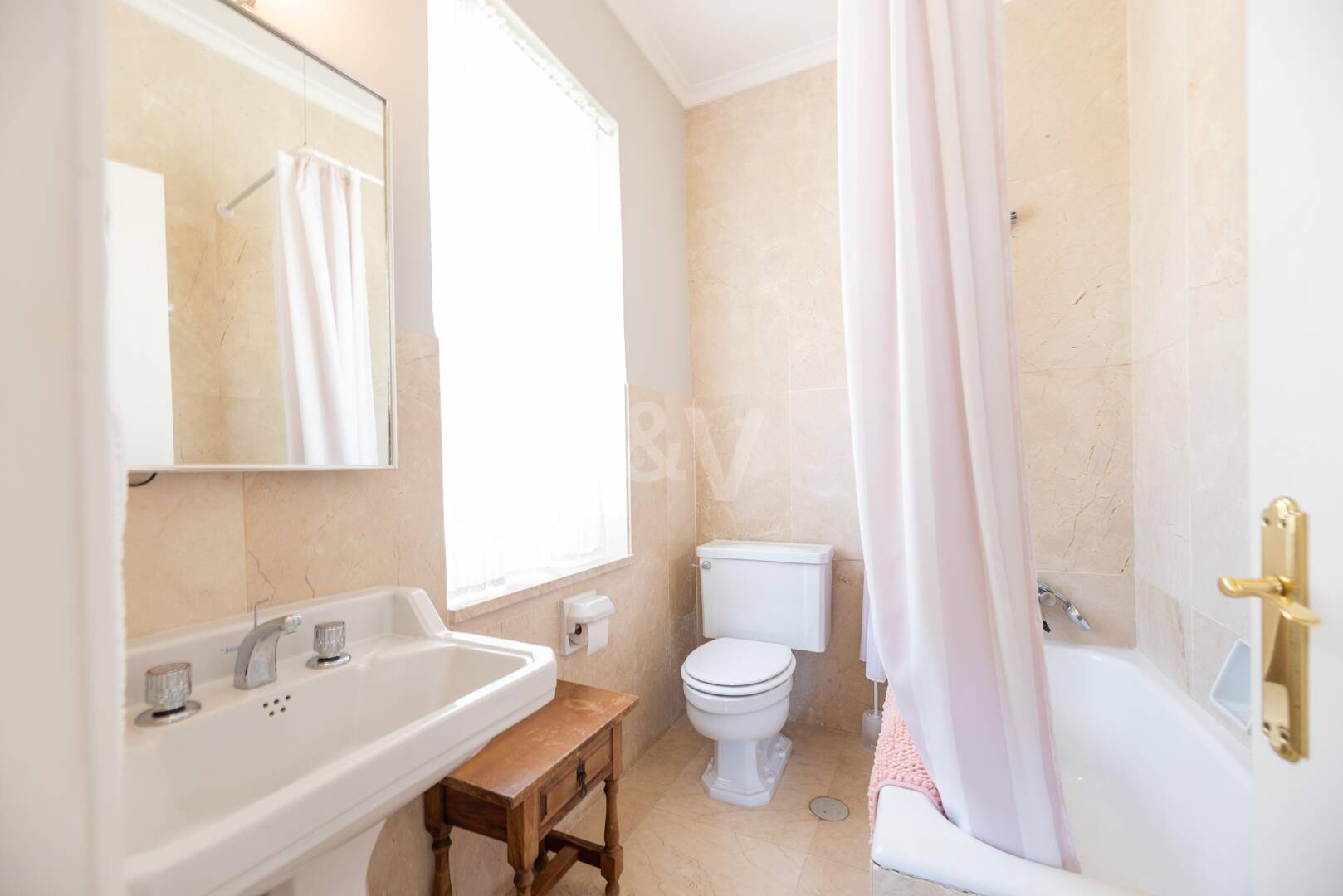 Villa frente a la playa en Guadalmina