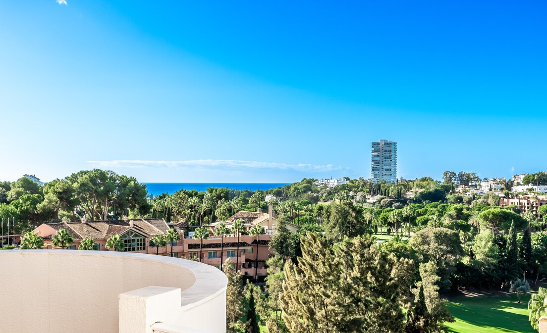 Charming 2-Bedroom Penthouse with Sea & Golf Views in Rio Real available for short-term rental (June-August) from 1,750€/week.