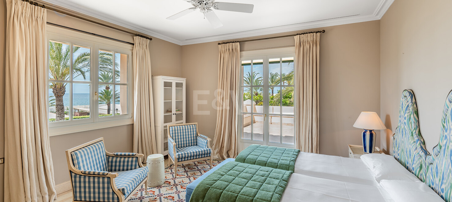 Lyxvilla på stranden Side of Los Monteros, Marbella