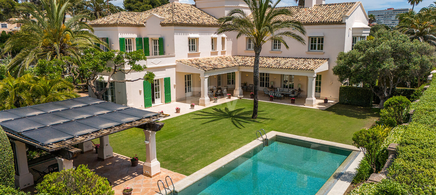 Lyxvilla på stranden Side of Los Monteros, Marbella