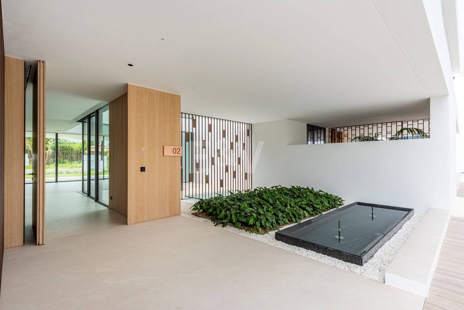 Exclusive high-end semi-detached villa in Atalaya de Río Verde - Nueva Andalucia