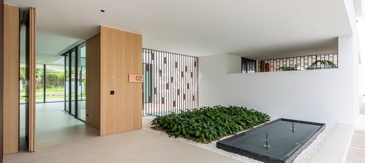 Exclusive high-end semi-detached villa in Atalaya de Río Verde - Nueva Andalucia
