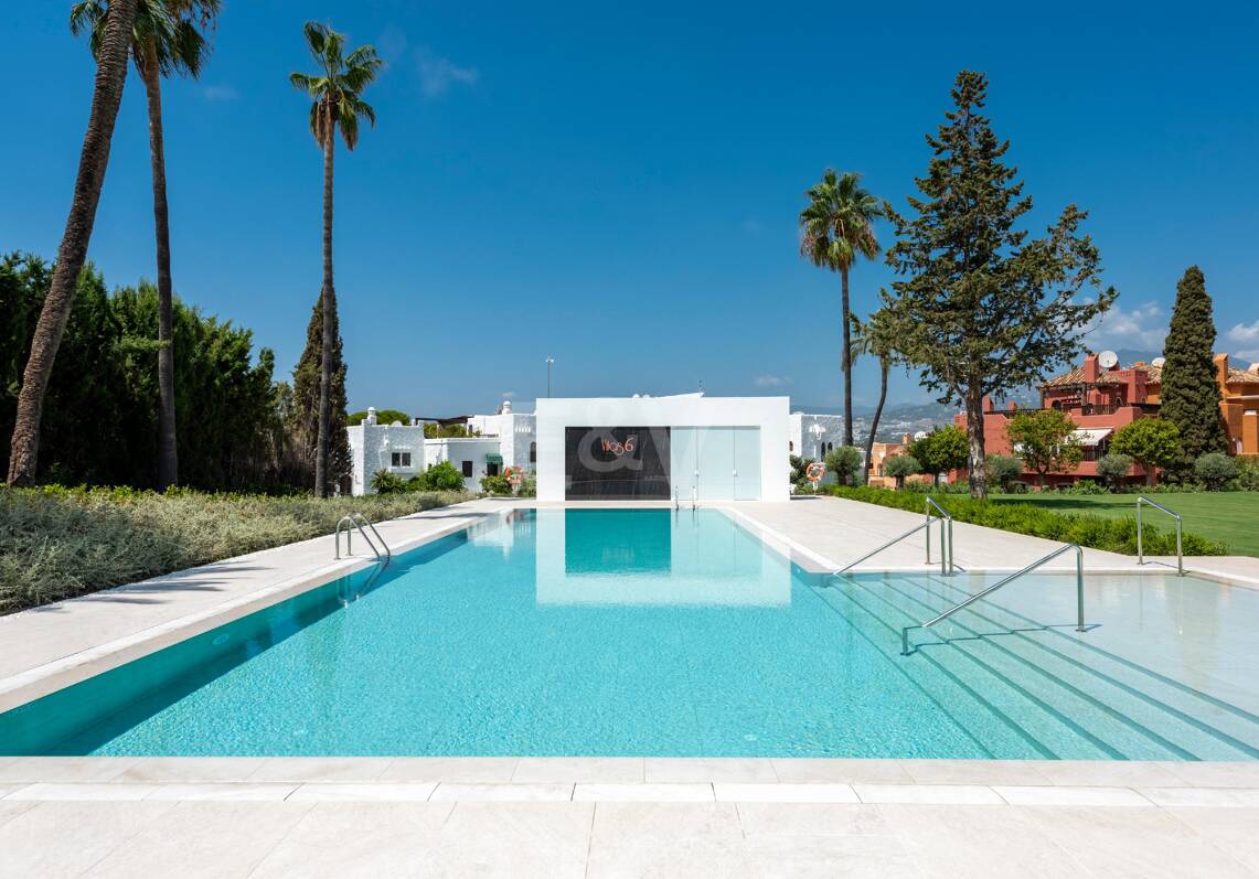 Exklusive High-End-Doppelhaushälfte in Atalaya de Río Verde, Nueva Andalucía