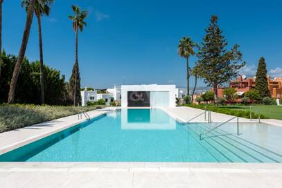 Exclusive high-end semi-detached villa in Atalaya de Río Verde - Nueva Andalucia