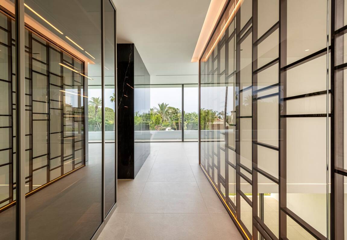 Exclusive high-end semi-detached villa in Atalaya de Río Verde - Nueva Andalucia