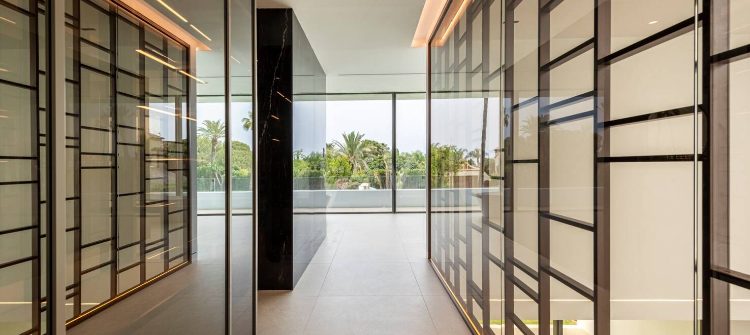 Exclusive high-end semi-detached villa in Atalaya de Río Verde - Nueva Andalucia