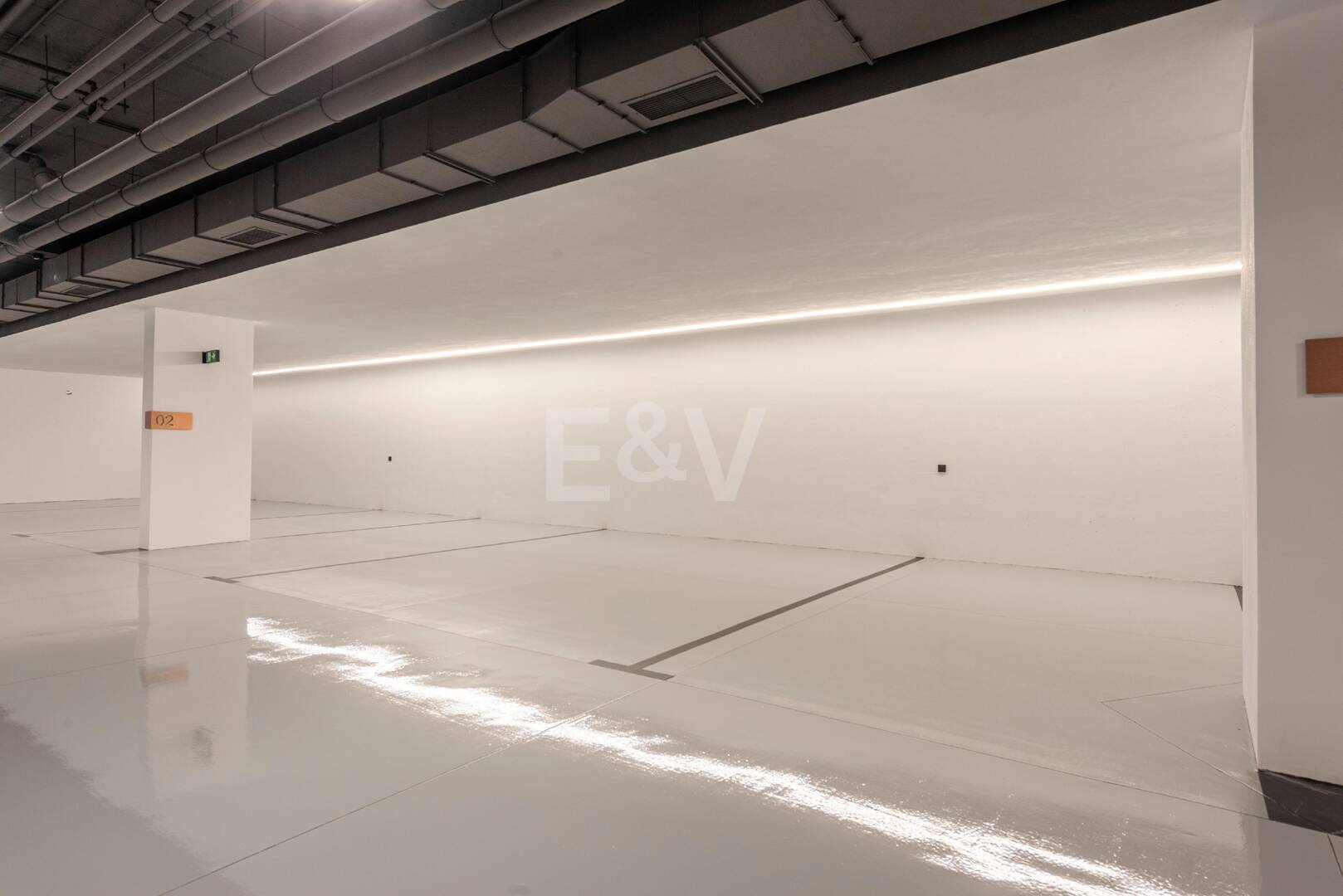 Exclusive high-end semi-detached villa in Atalaya de Río Verde - Nueva Andalucia