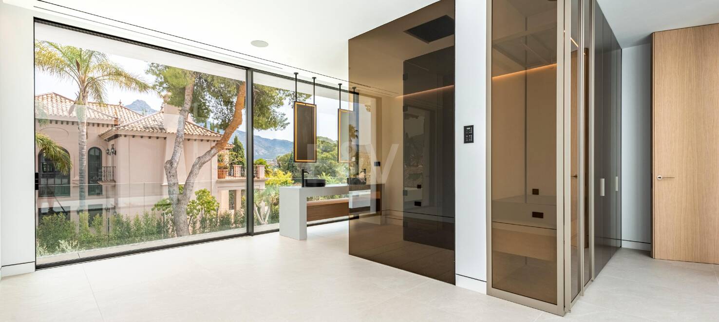 Exclusive high-end semi-detached villa in Atalaya de Río Verde - Nueva Andalucia