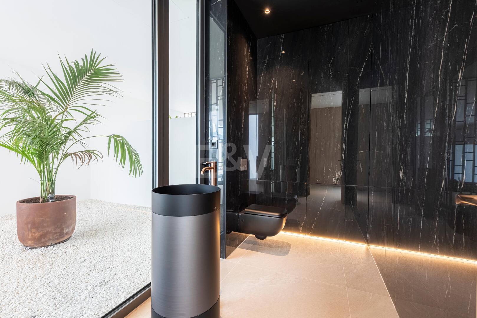 Exclusive high-end semi-detached villa in Atalaya de Río Verde - Nueva Andalucia