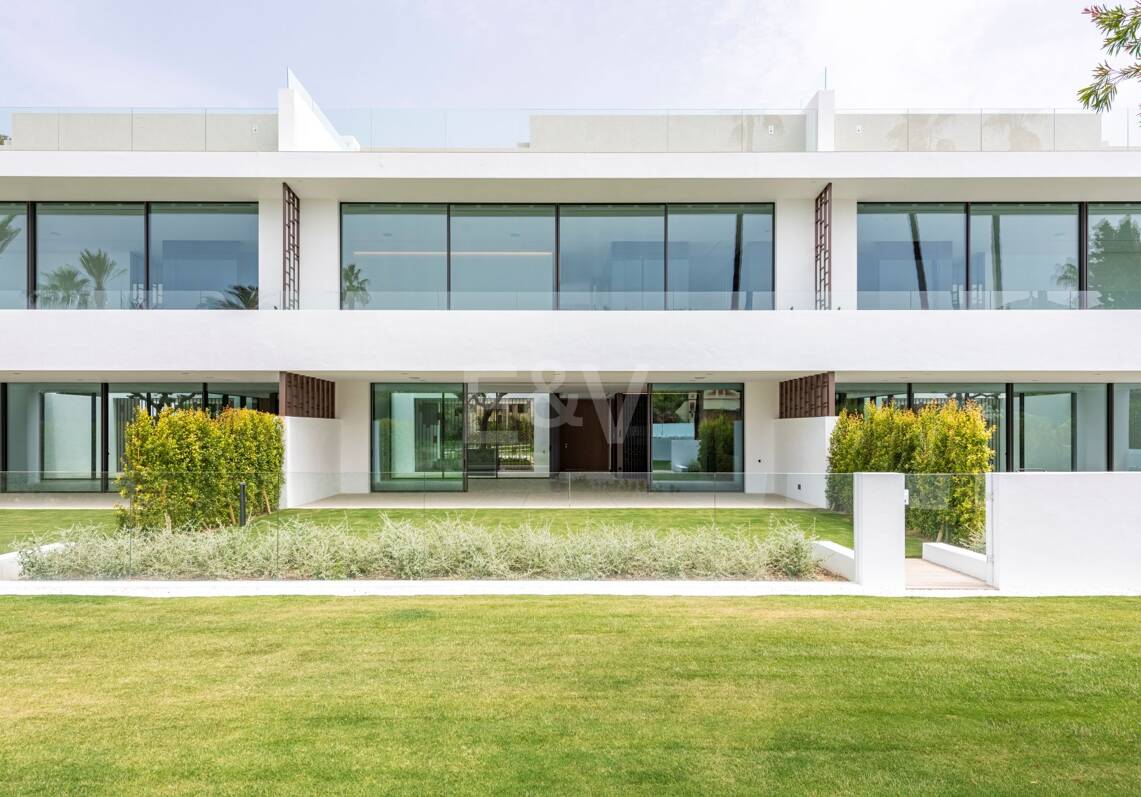 Exklusive High-End-Doppelhaushälfte in Atalaya de Río Verde, Nueva Andalucía