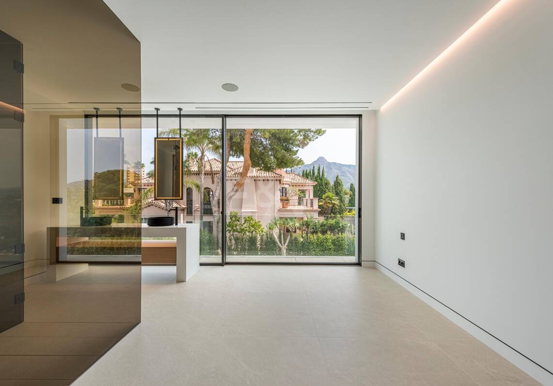 Exklusive High-End-Doppelhaushälfte in Atalaya de Río Verde, Nueva Andalucía