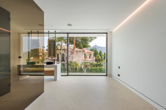 Exclusive high-end semi-detached villa in Atalaya de Río Verde - Nueva Andalucia