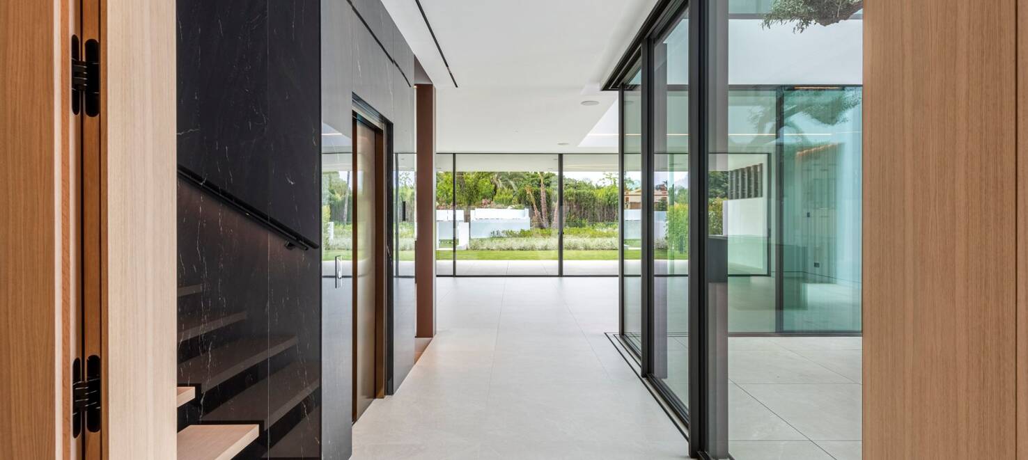 Exclusive high-end semi-detached villa in Atalaya de Río Verde - Nueva Andalucia