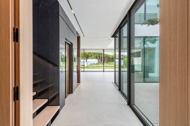 Exclusive high-end semi-detached villa in Atalaya de Río Verde - Nueva Andalucia