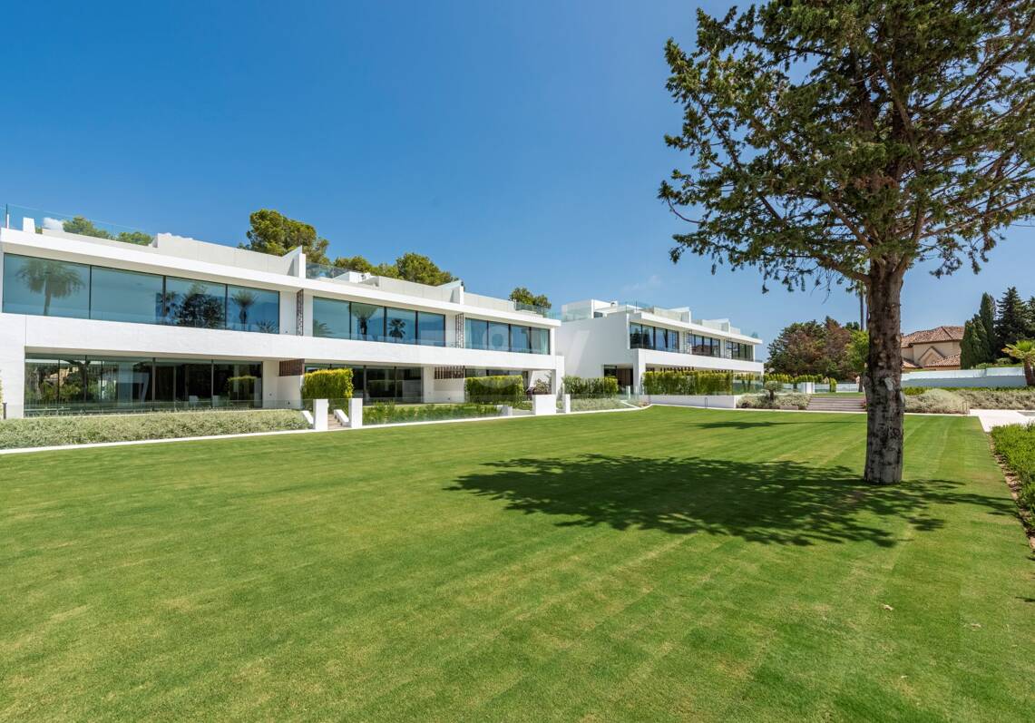 Exklusive High-End-Doppelhaushälfte in Atalaya de Río Verde, Nueva Andalucía