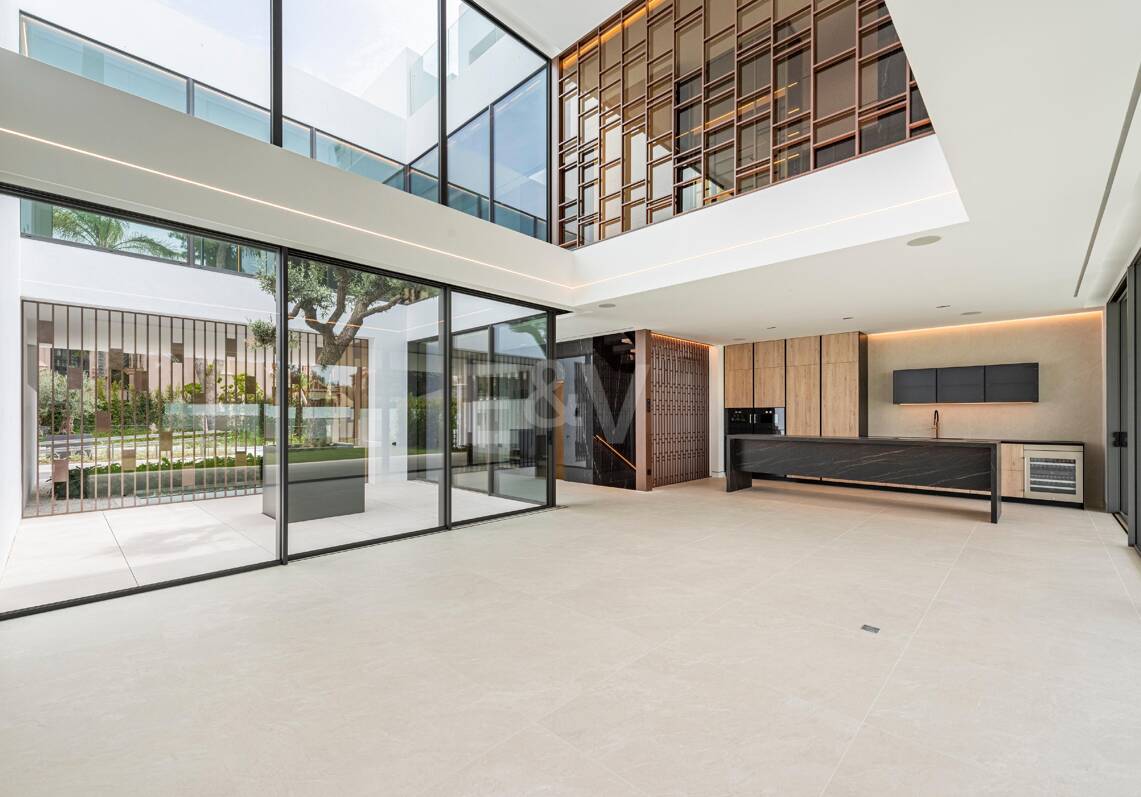 Exklusive High-End-Doppelhaushälfte in Atalaya de Río Verde, Nueva Andalucía