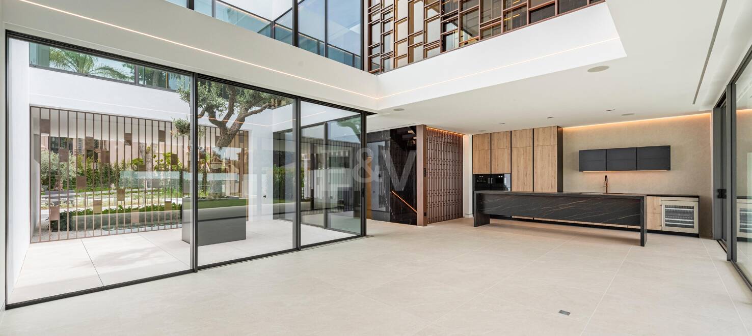 Exclusive high-end semi-detached villa in Atalaya de Río Verde - Nueva Andalucia
