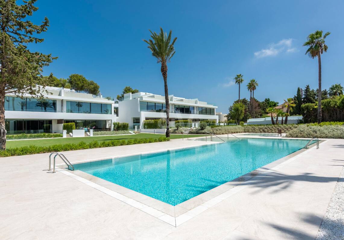 Villa in Atalaya de Río Verde, Nueva Andalucía