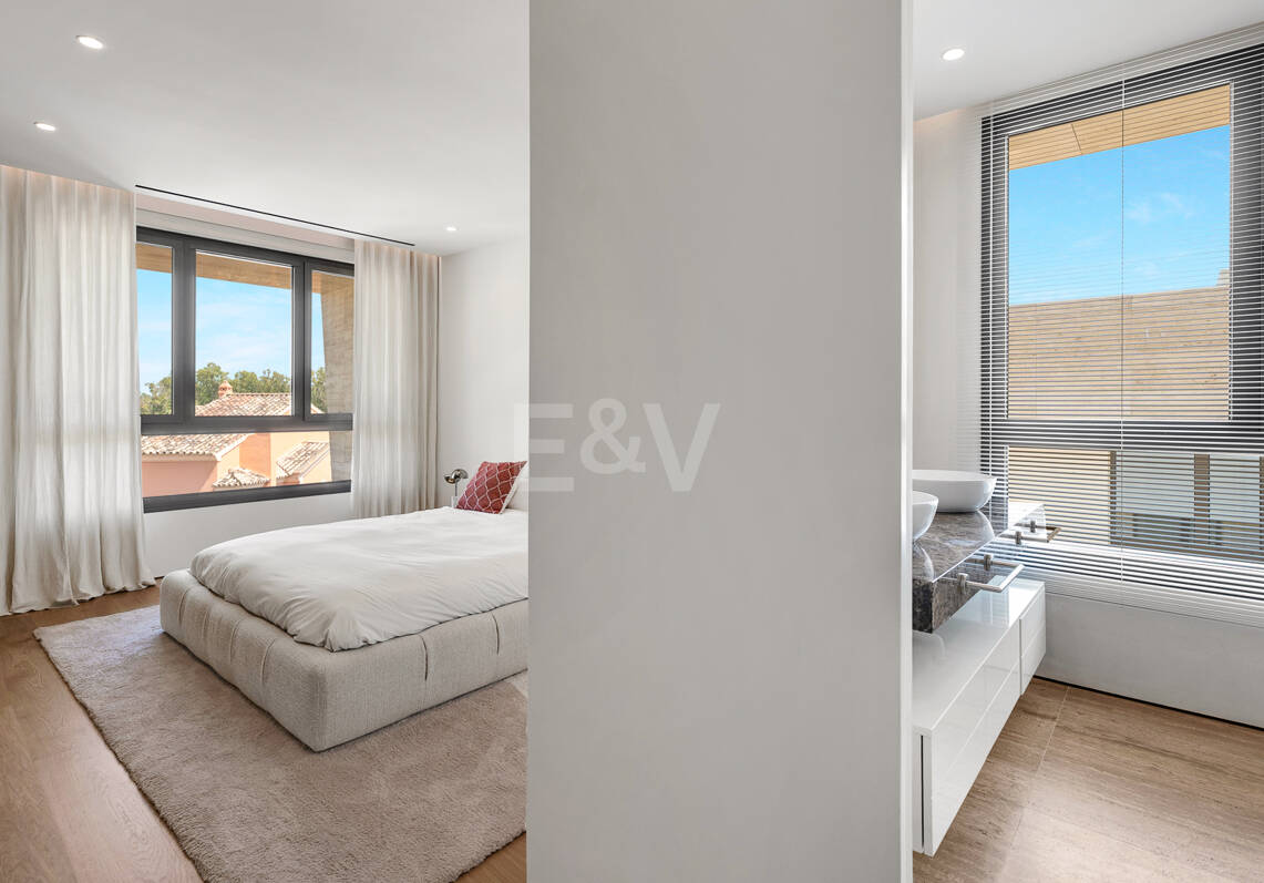Exceptional-Value Fendi Casa Penthouse with Pool in Epic Marbella