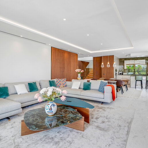 Elegant Fendi Penthouse med pool och havsutsikt på Marbellas Golden Mile