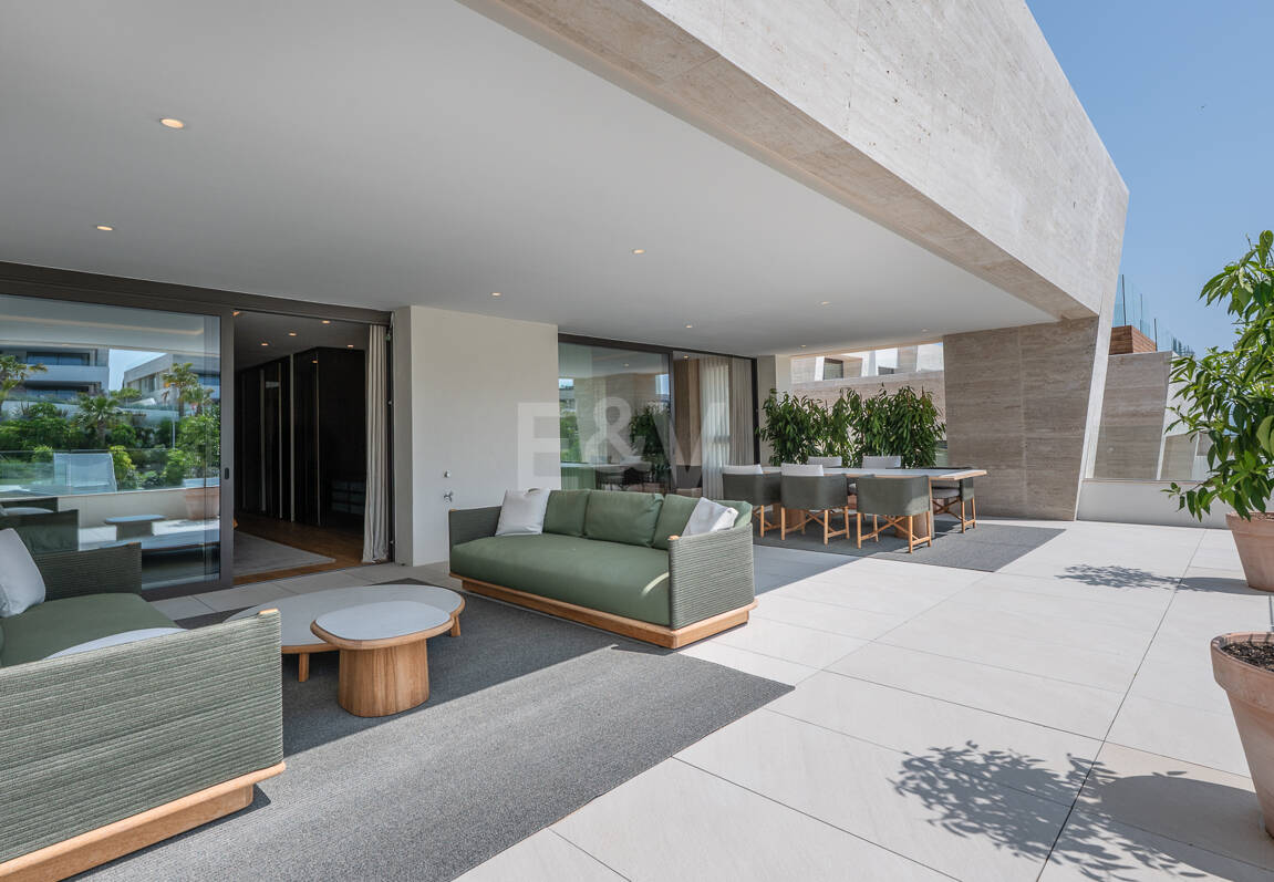 Valeur exceptionnelle Fendi Casa Penthouse avec piscine à Epic Marbella