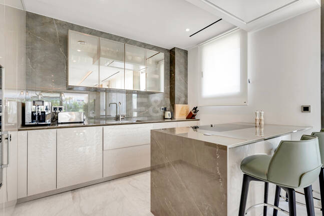 Valeur exceptionnelle Fendi Casa Penthouse avec piscine à Epic Marbella