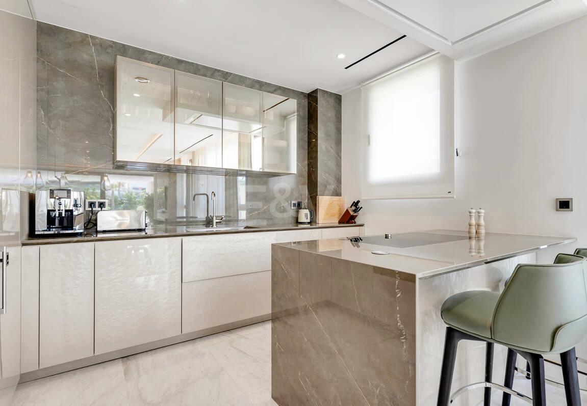 Valeur exceptionnelle Fendi Casa Penthouse avec piscine à Epic Marbella