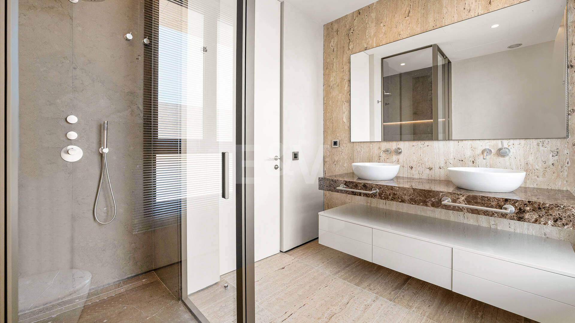 Fendi-Casa-Penthouse mit außergewöhnlichem Preis-Leistungs-Verhältnis und Pool in Epic Marbella