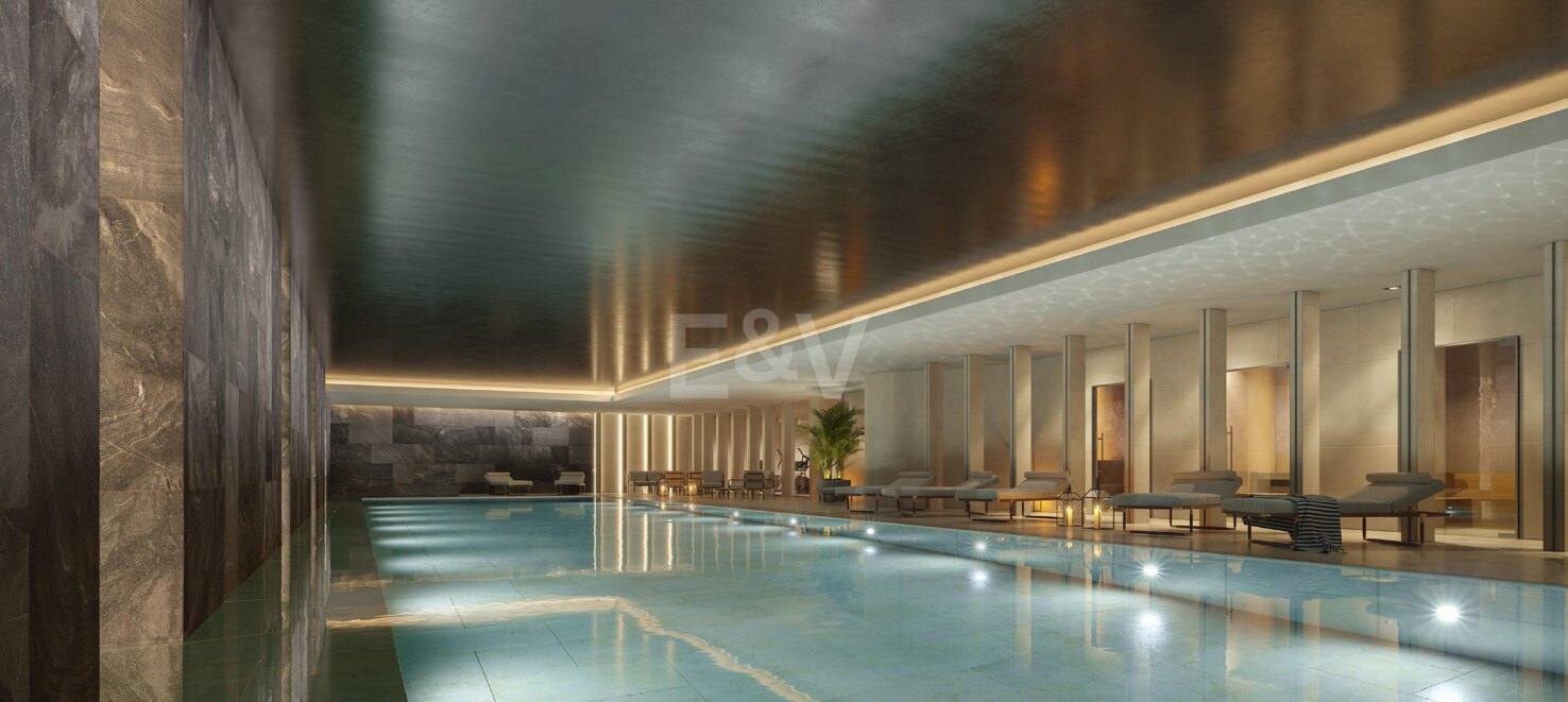 Elegant Fendi Penthouse med pool och havsutsikt på Marbellas Golden Mile