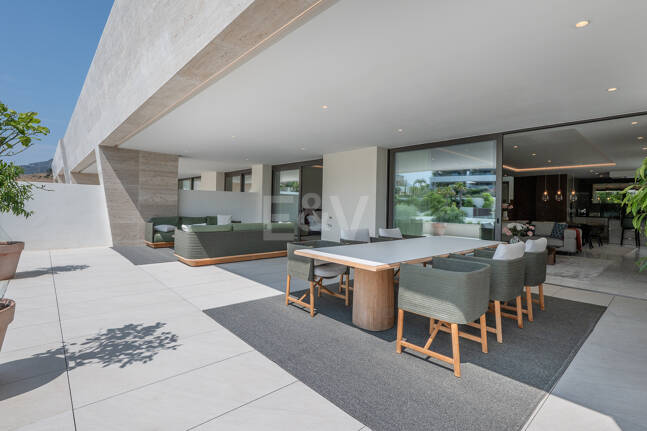 Valeur exceptionnelle Fendi Casa Penthouse avec piscine à Epic Marbella