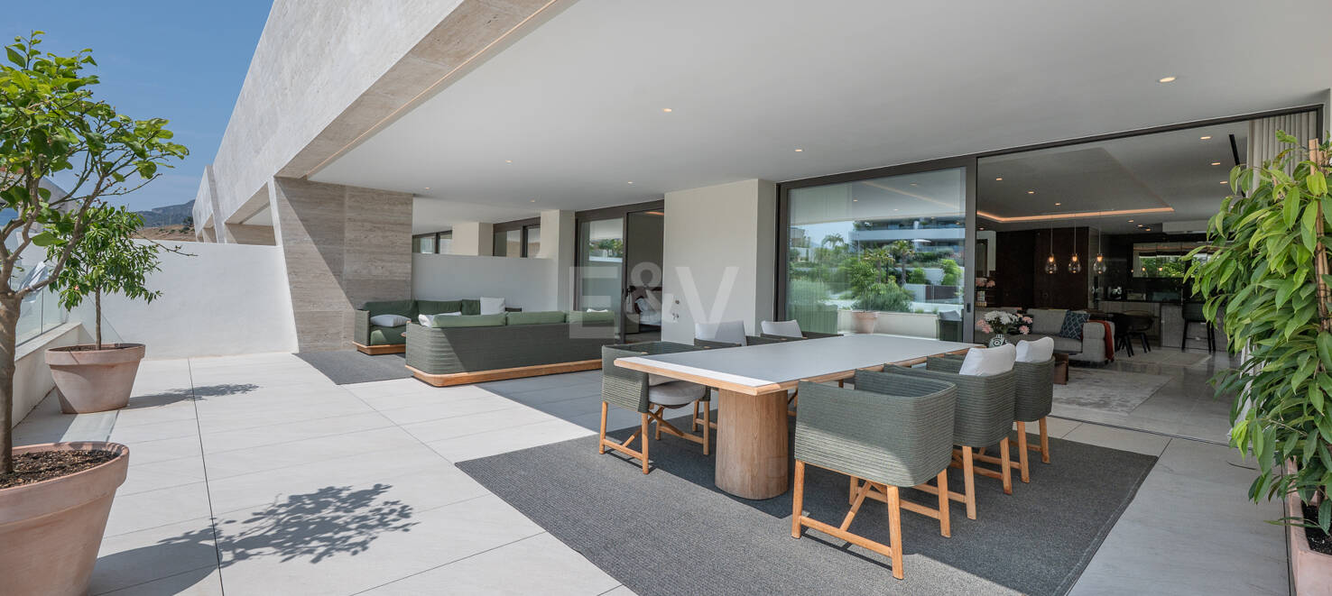 Spectacular penthouse in Epic by FENDI CASA with private pool in prime location on the Golden Mile